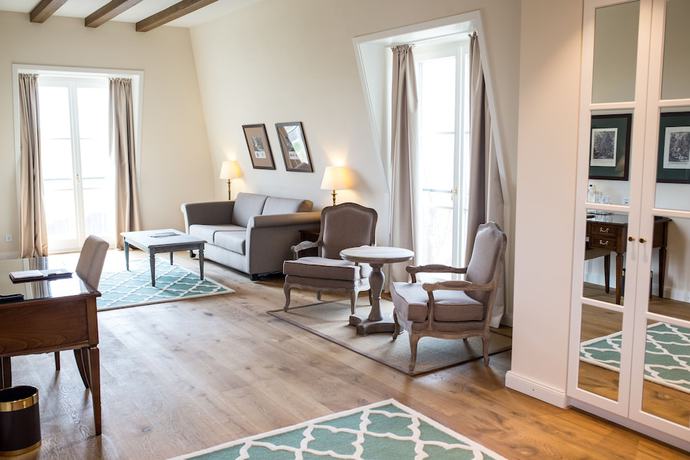 Imagen de la habitación del Hotel Schloss Leitheim. Foto 18