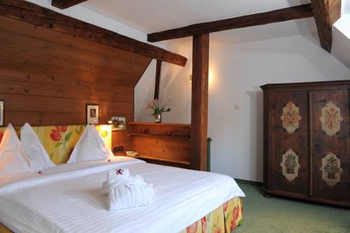Imagen de la habitación del Hotel Schloss Leonstain. Foto 16