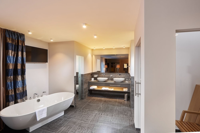 Imagen de la habitación del Hotel Schloss Reinach. Foto 3