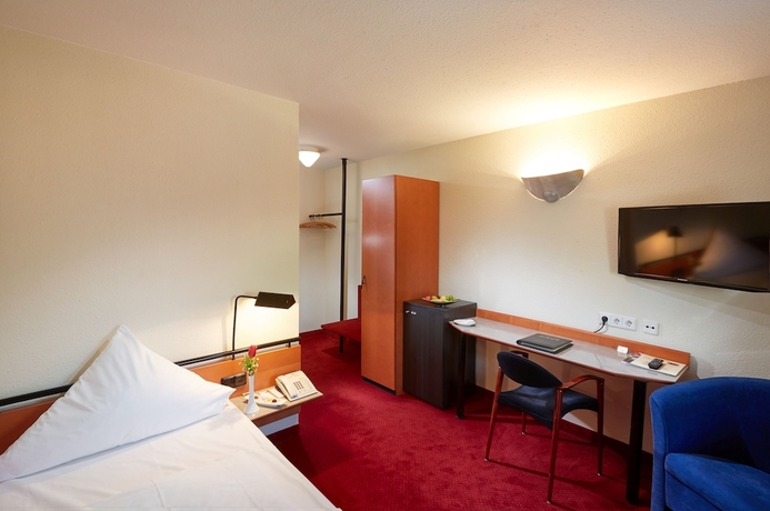 Imagen de la habitación del Hotel Schloss Reinach. Foto 4