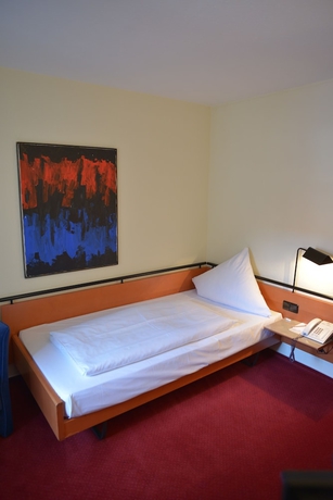 Imagen de la habitación del Hotel Schloss Reinach. Foto 5