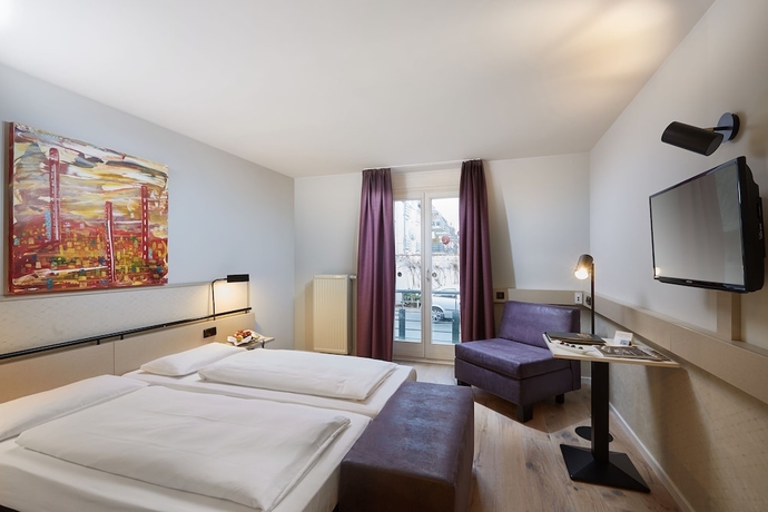 Imagen de la habitación del Hotel Schloss Reinach. Foto 8