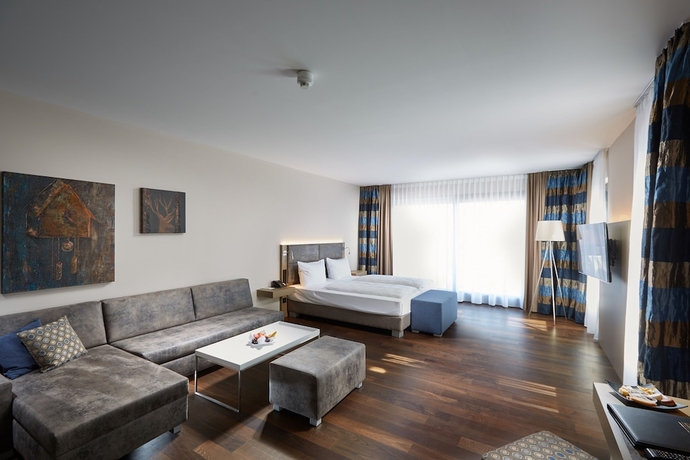 Imagen de la habitación del Hotel Schloss Reinach. Foto 16