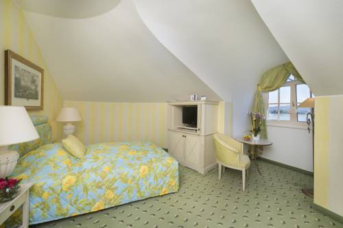 Imagen de la habitación del Hotel Schloss Seefels. Foto 12