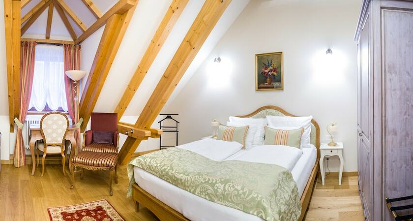 Imagen de la habitación del Hotel Schloss Thalheim. Foto 17