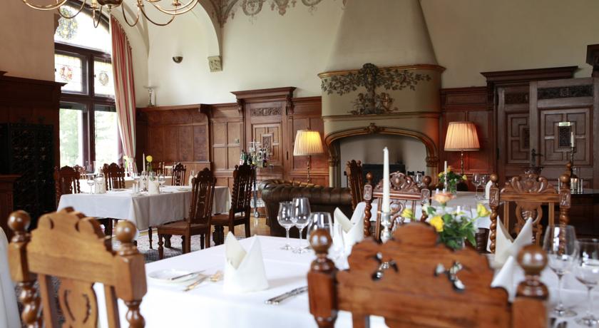 Imagen del bar/restaurante del Hotel Schloss Tremsb&uuml;ttel. Foto 3