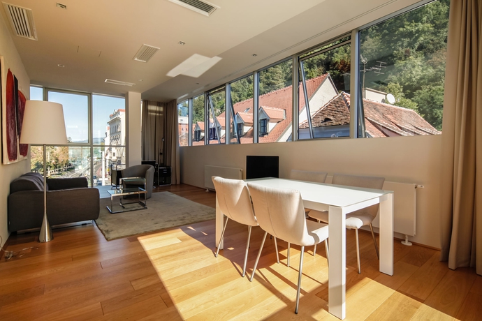 Imagen de los interiores del Hotel Schlossberghotel. Foto 14