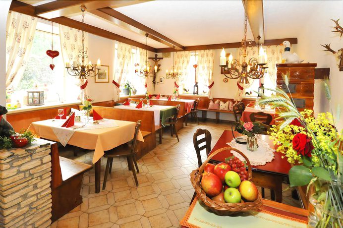 Imagen del bar/restaurante del Hotel Schlossgasthof Artstetten. Foto 8