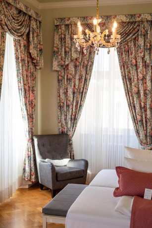 Imagen de la habitación del Hotel Schlosshotel Bad Neustadt. Foto 4