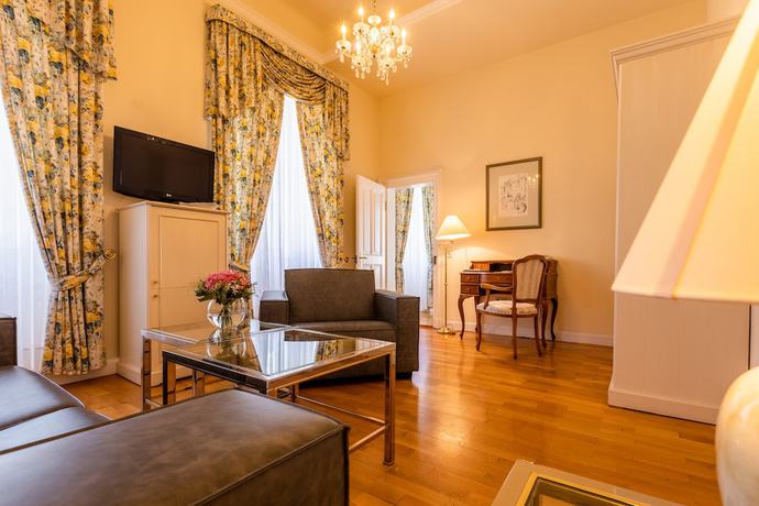 Imagen de la habitación del Hotel Schlosshotel Bad Neustadt. Foto 7