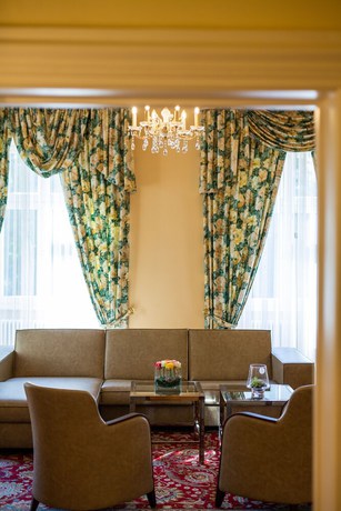Imagen de la habitación del Hotel Schlosshotel Bad Neustadt. Foto 12
