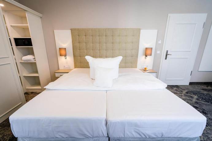 Imagen de la habitación del Hotel Schlosshotel Bad Neustadt. Foto 16