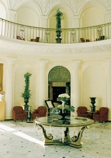 Imagen de los interiores del Hotel Schlosshotel Buehlerhoehe. Foto 9
