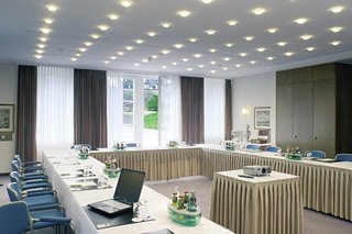 Imagen de los interiores del Hotel Schlosshotel Buehlerhoehe. Foto 10