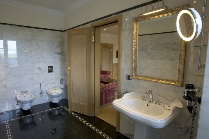 Imagen de la habitación del Hotel Schlosshotel Diedersdorf. Foto 9