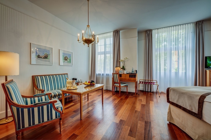 Imagen de la habitación del Hotel Schlosshotel Karlsruhe. Foto 13