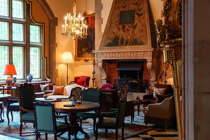 Imagen del bar/restaurante del Hotel Schlosshotel Kronberg - Frankfurt. Foto 1