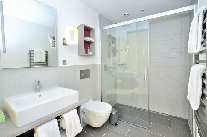 Imagen de la habitación del Hotel Schlosshotel Monrepos. Foto 10