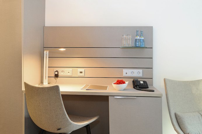 Imagen de la habitación del Hotel Schlosshotel Monrepos. Foto 12