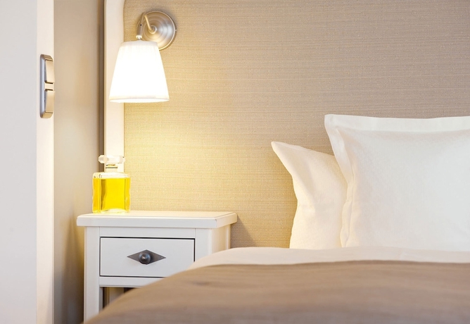 Imagen de la habitación del Hotel Schlosshotel Steinburg. Foto 5