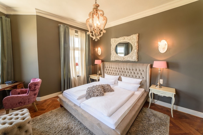 Imagen de la habitación del Hotel Schlosshotel Steinburg. Foto 10