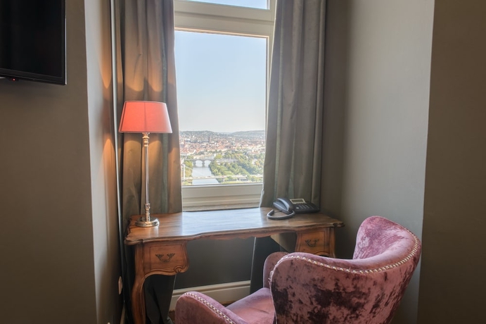 Imagen de la habitación del Hotel Schlosshotel Steinburg. Foto 11