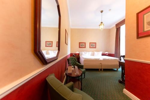 Imagen de la habitación del Hotel Schlosshotel Villa Westerberge. Foto 8