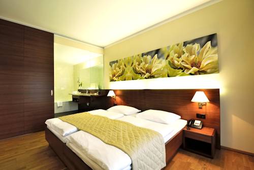 Imagen de la habitación del Hotel Schlosspark Mauerbach. Foto 3