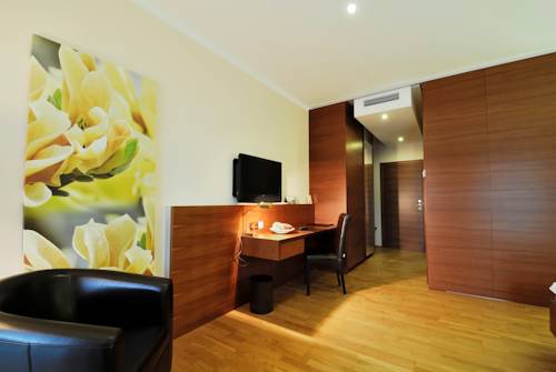 Imagen de la habitación del Hotel Schlosspark Mauerbach. Foto 7