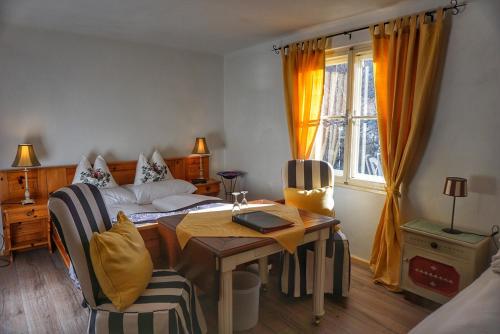 Imagen de la habitación del Hotel Schlosswirt, Grosskirchheim. Foto 7