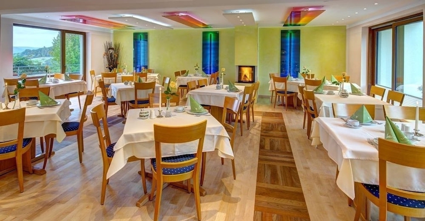 Imagen del bar/restaurante del Hotel Schmitt. Foto 3