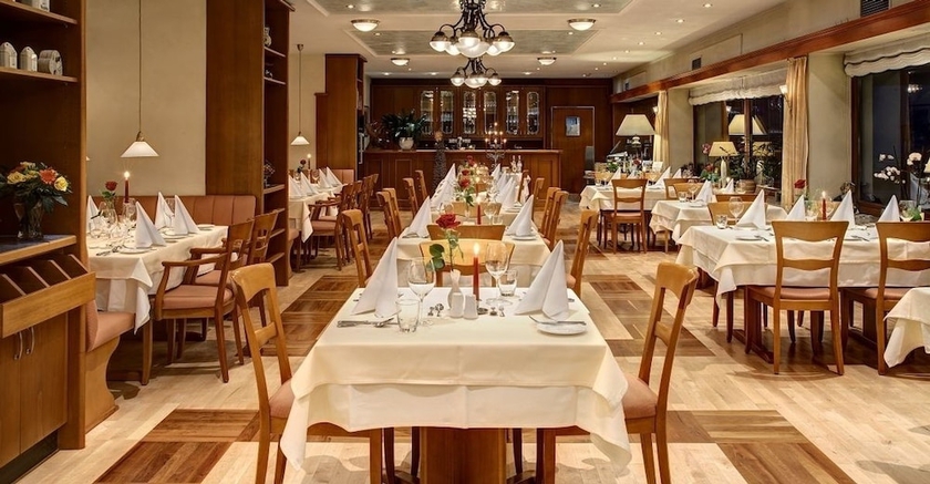 Imagen del bar/restaurante del Hotel Schmitt. Foto 4