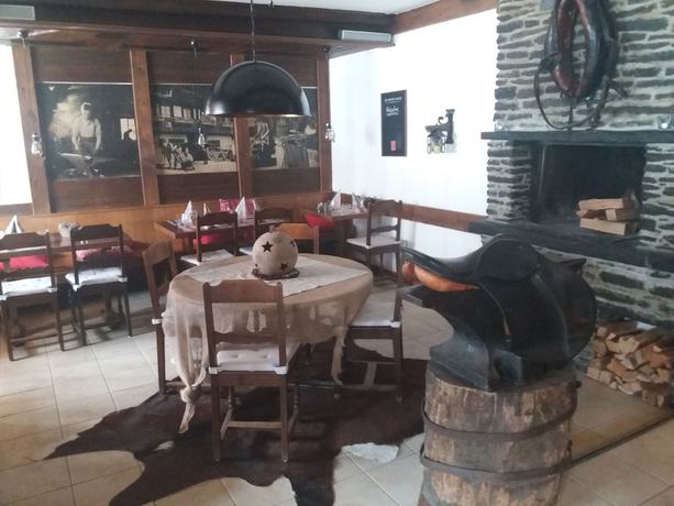 Imagen del bar/restaurante del Hotel Schmitta. Foto 6