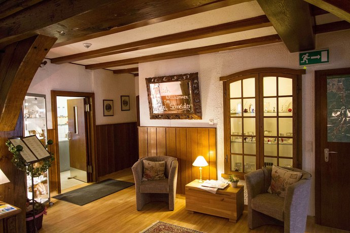 Imagen de los interiores del Hotel Schneider. Foto 20