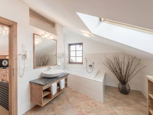 Imagen de la habitación del Hotel Schneiderwirt. Foto 3
