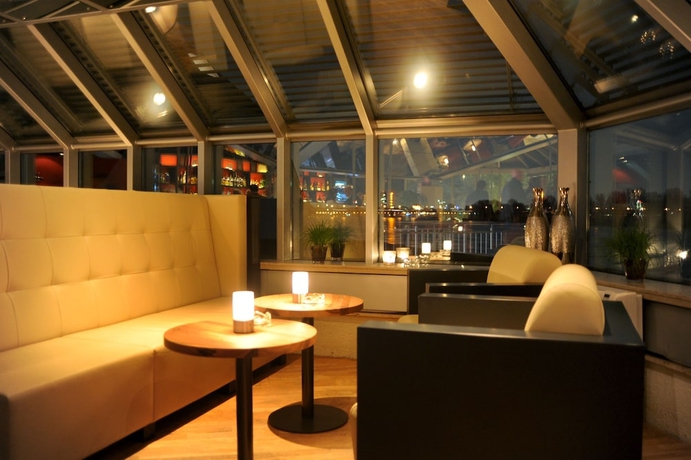 Imagen del bar/restaurante del Hotel Schnellenburg. Foto 8