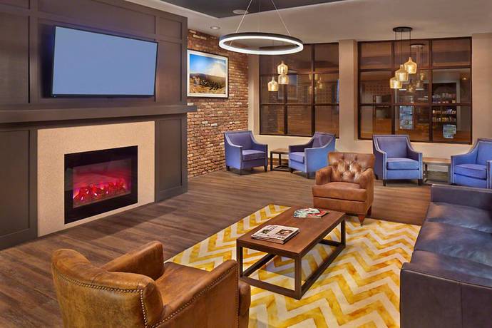 Imagen de los interiores del Hotel Scholar Morgantown, Tapestry Collection by Hilton. Foto 17