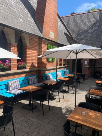 Imagen de la piscina del Hotel Schoolhouse. Foto 19