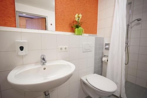 Imagen de la habitación del Hotel Sch&ouml;nblick - Christliches G&auml;stezentrum. Foto 10