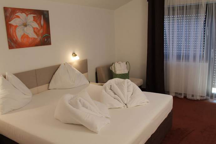 Imagen de la habitación del Hotel Sch&ouml;nblick. Foto 17