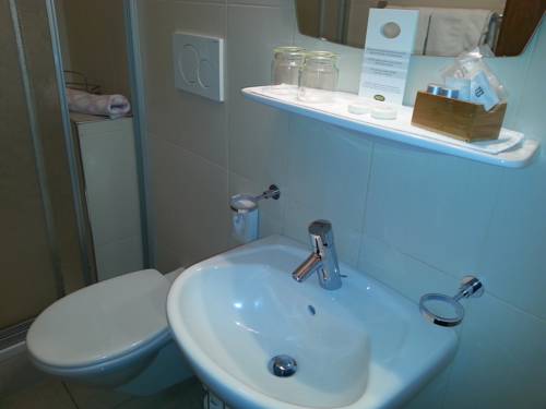 Imagen de la habitación del Hotel Schönbrunn. Foto 5