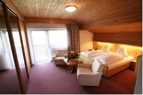 Imagen de la habitación del Hotel Schönbrunn. Foto 13