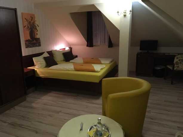 Imagen de la habitación del Hotel Sch&ouml;ne Aussicht, Naumburg. Foto 12