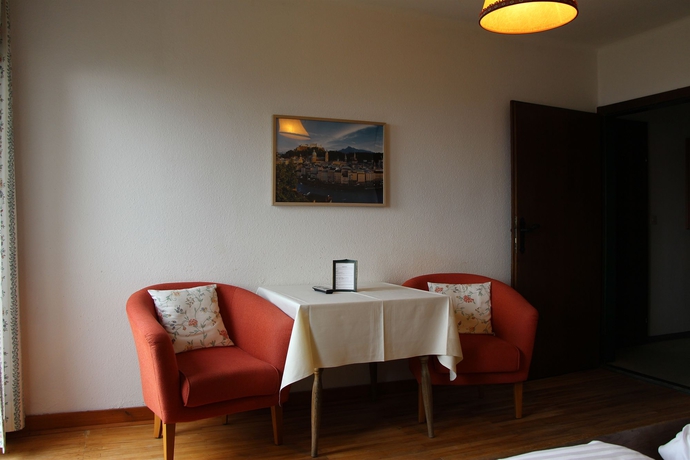 Imagen de la habitación del Hotel Schöne Aussicht, Salzburgo. Foto 11