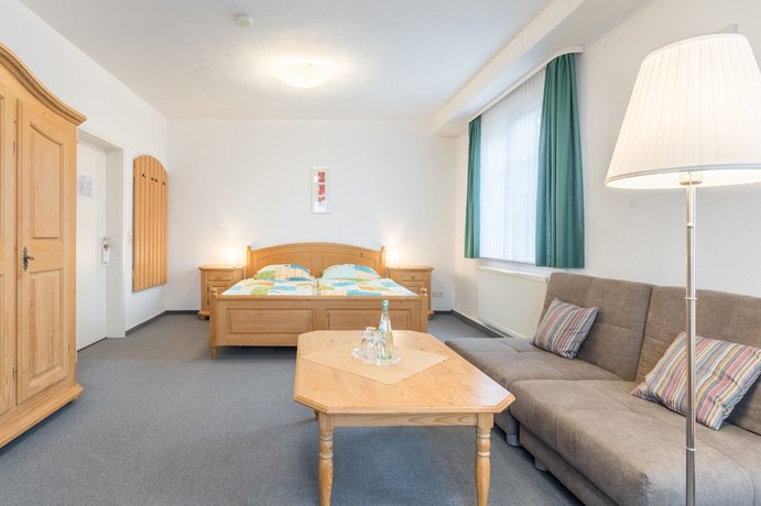 Imagen de la habitación del Hotel Sch&ouml;ne Aussicht, Schleusingen. Foto 4