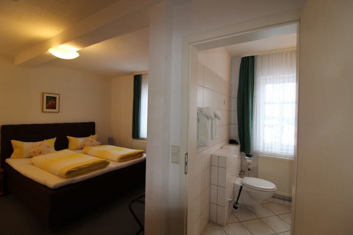 Imagen de la habitación del Hotel Sch&ouml;ne Aussicht, Schleusingen. Foto 9