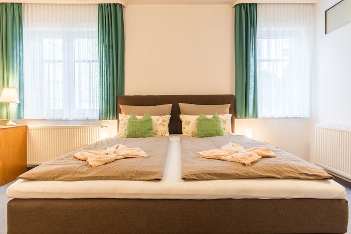 Imagen de la habitación del Hotel Sch&ouml;ne Aussicht, Schleusingen. Foto 12