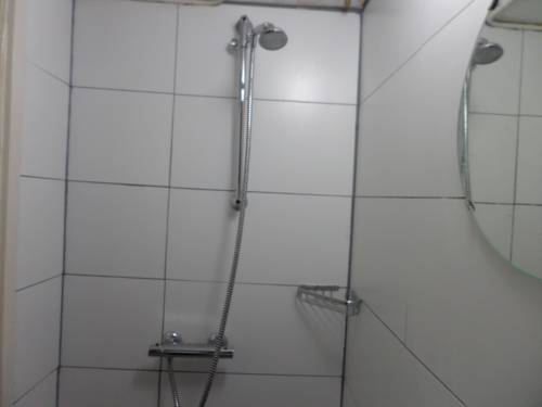 Imagen de la habitación del Hotel Schroder. Foto 4