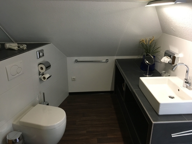Imagen de la habitación del Hotel Schroeders Stadtwaldhotel. Foto 12