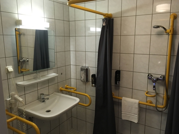 Imagen de la habitación del Hotel Schroeders Stadtwaldhotel. Foto 16